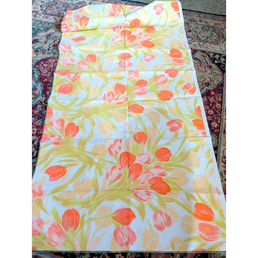 Vintage '80s Tulip Print Fabric Peach & Coral Polished Cotton 24 x 54 in